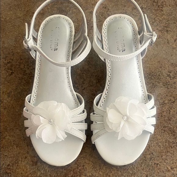 Sonoma Other - Sonoma Kids White Sandals with Floral Detail